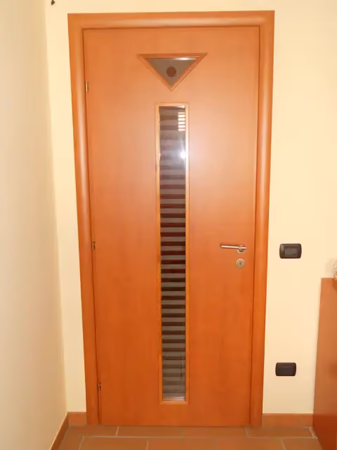 Porta in ciliegio e vetro satinato